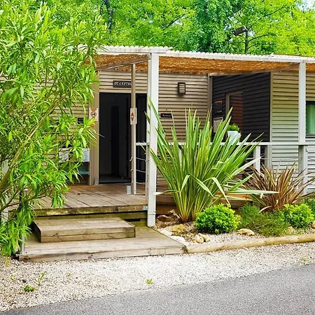 Camping Camping Les Cent Chênes 4*