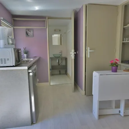 Les Cent Chenes Kamp alanı
